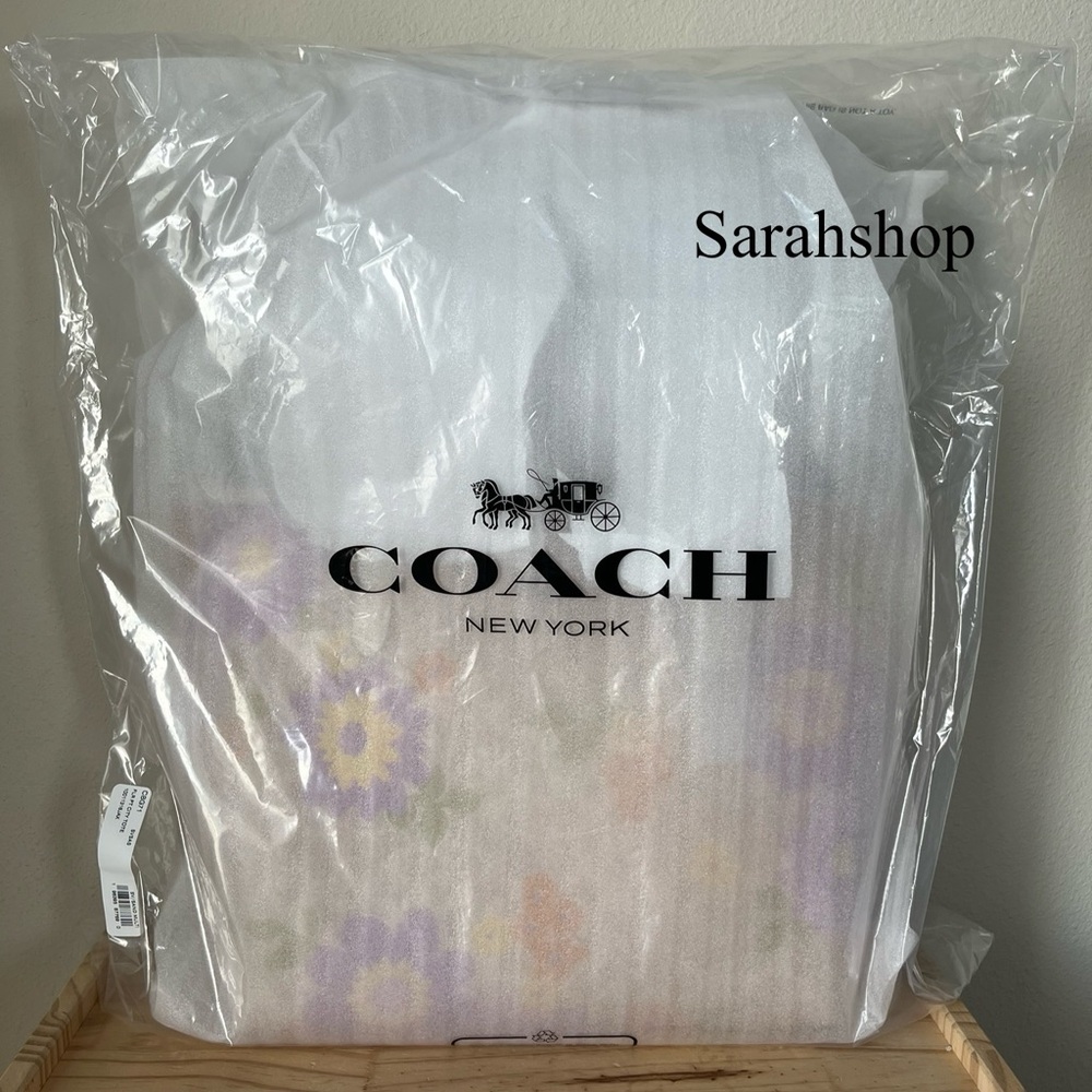 ✅Coach City Tote In Signature Floral - Picture 13 of 13